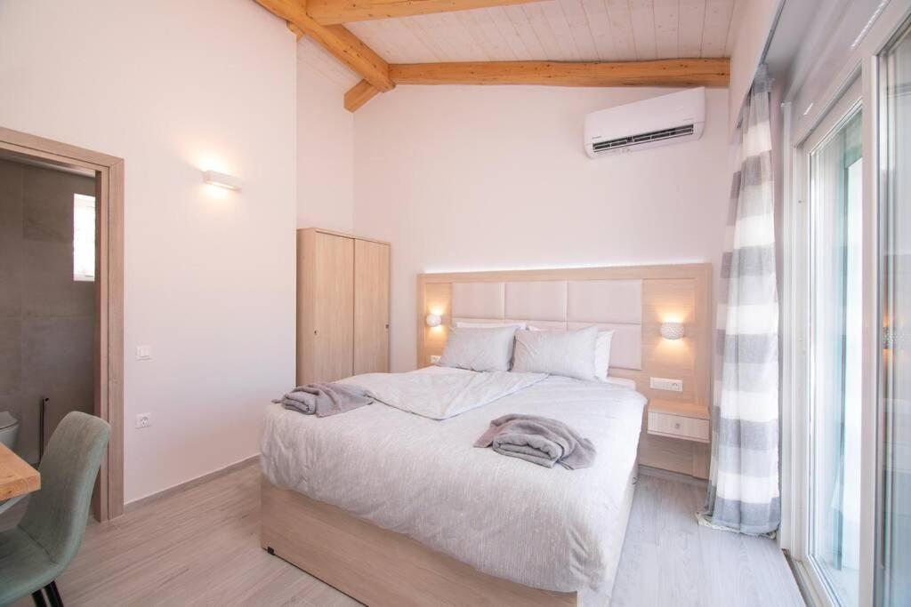 Villa Di Pietra Liapades Eksteriør billede